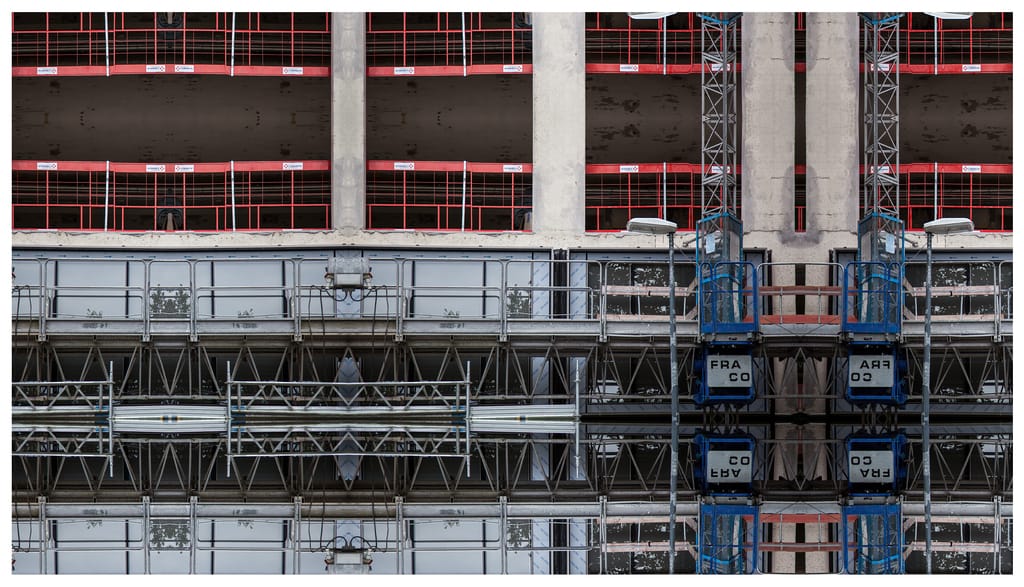 iMAGIES URBAINES Paintings Under Construction/Two-color Process Serie Photo Bichromie Rouge & Bleu #01