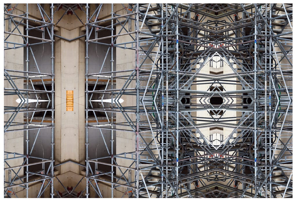 iMAGIES URBAINES Paintings Under Construction/Scaffolding Serie Photo Composition sur échafaudage #06