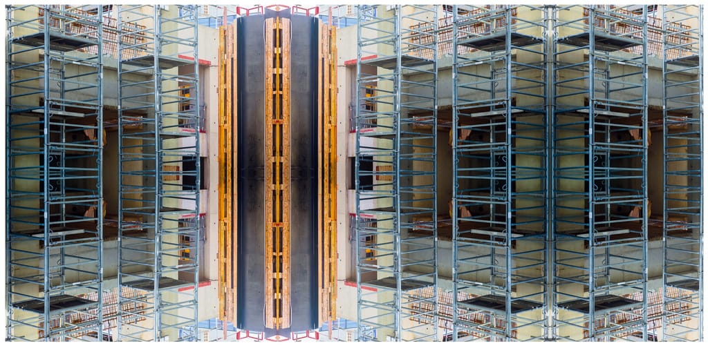 iMAGIES URBAINES Paintings Under Construction/Verticals Serie Photo Verticales #01