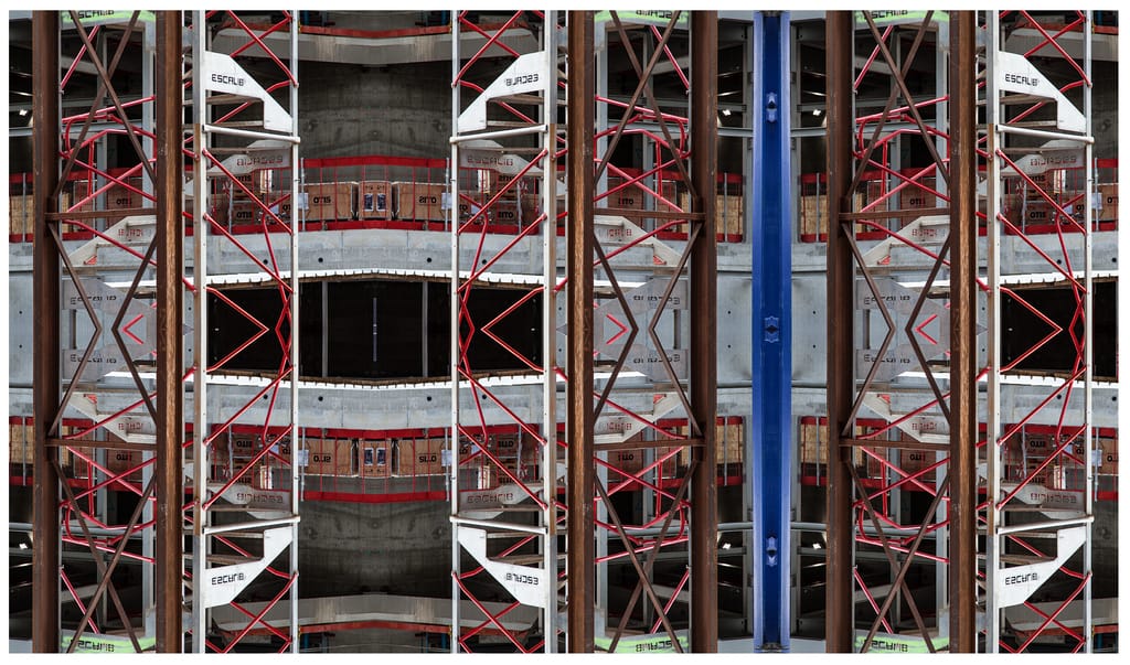 iMAGIES URBAINES Paintings Under Construction/Verticals Serie Photo Verticales #03